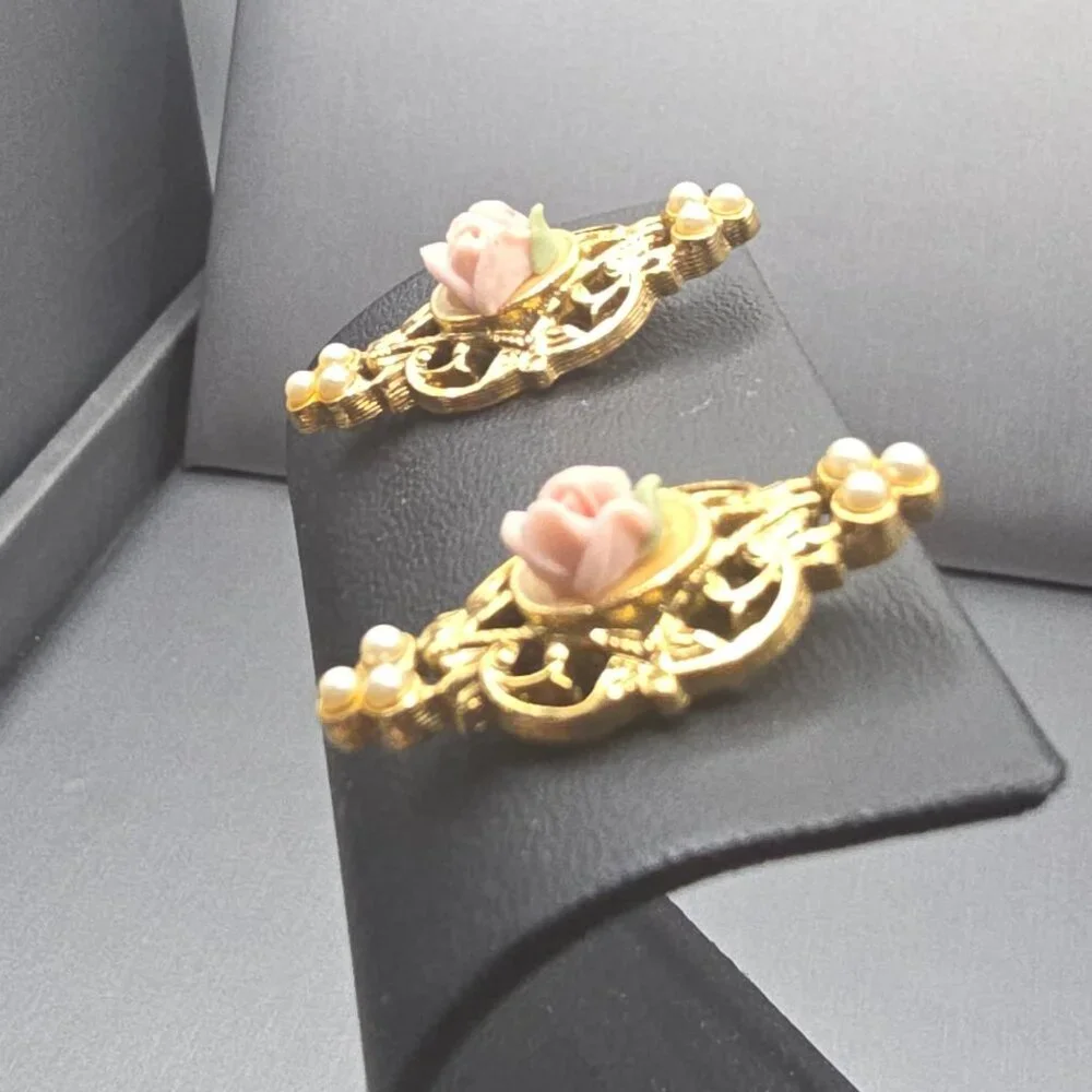 VTG Stone Like Rose & Faux Pearl Earrings Gold Tone 1.25" Victorian Revival - Picture 2 of 5